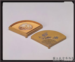 清 菊莳绘扇形小盒,清,漆,