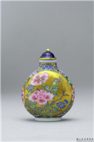清 乾隆 玻璃胎画珐琅金地花卉鼻烟壶,清 高宗 乾隆,玻璃,盛装器