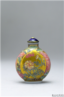 清 乾隆 玻璃胎画珐琅金地桃实花卉鼻烟壶,清 高宗 乾隆,玻璃,盛装器