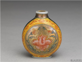 清 乾隆 玻璃胎画珐琅金地西番莲鼻烟壶,清 高宗 乾隆,玻璃,盛装器