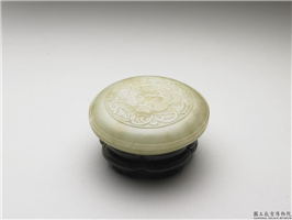 清 青玉雕花扁圆盒,清,玉石,香具/盛装器