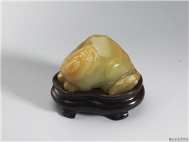 宋黄玉辟邪(带木座),宋,玉石,陈设