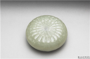 清 青玉菊瓣圆盒,清,玉石,香具/盛装器