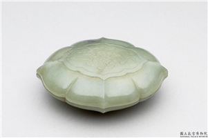 清 青玉四瓣花小盒,清,玉石,香具/盛装器
