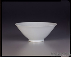 明 弘治 白釉暗花绿彩云龙纹铙式茶锺,明 弘治,陶瓷,盛装器