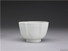 明 嘉靖 甜白八方茶锺,明 世宗,,盛装器