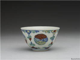 明 成化窑 斗彩花卉团云芝杯,明 成化,,饮器