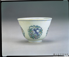 明 成化窑 斗彩团花鸟杯,明 成化,,饮器