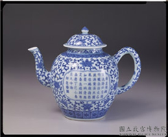 清 嘉庆 青花开光御制诗文茶壶,清 嘉庆,陶瓷,盛装器