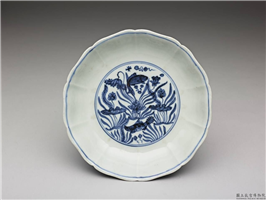 明 嘉靖 青花莲塘鱼藻牡丹花式盘,明 嘉靖,陶瓷,盛装器,食器