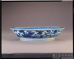 明 宣德款 青花穿花双凤云纹盘,明 宣德,陶瓷,盛装器