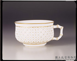 西洋(1901) 白瓷描金镂空带托茶杯,清末,陶瓷,盛装器