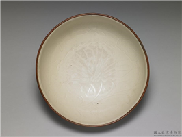 北宋~金 十二~十三世纪 定窑 划花莲荷纹大碗 「颖川记」款,北宋~金　十二~十三世纪,陶瓷,盛装器