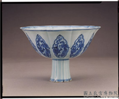 明 宣德 青花团凤凰纹菱花高足碗,明 宣德,陶瓷,食器