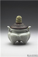 清 仿哥窑三足鬲式炉 (附玉顶木盖),清,,香具