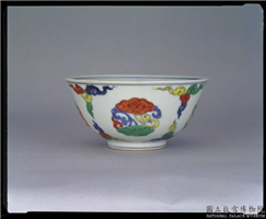明 成化 斗彩花卉团云芝碗,明 成化,,盛装器