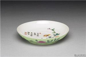 清 乾隆 磁胎画珐琅四季花(锦上添花)绿地四寸碟,清 高宗6年,,盛装器