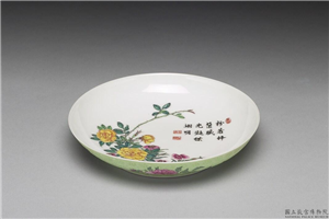 清 乾隆 磁胎画珐琅四季花(锦上添花)绿地四寸碟,清 高宗6年,,盛装器