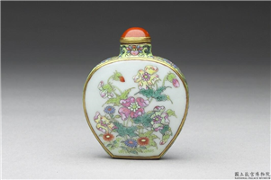 清 嘉庆 釉上彩花卉纹鼻烟壶,清 仁宗,陶瓷,盛装器