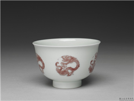 清 康熙 白地描红团龙纹盅,清 圣祖,,饮器
