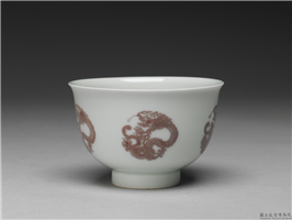清 康熙 白地描红团龙纹盅,清 圣祖,,饮器
