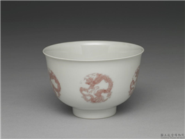 清 康熙 白地描红团龙纹盅,清 圣祖,,饮器