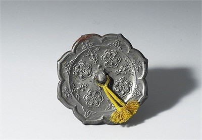 盛唐 宝相花菱花镜