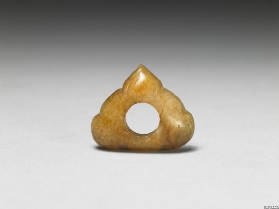 玉桃饰