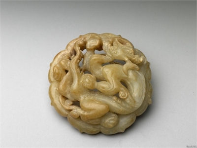 元 龙纹玉饰