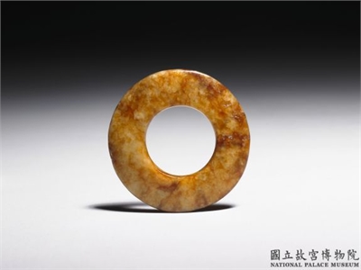 新石器时代晚期 素系璧