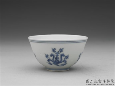明 成化窑 青花折枝宝莲杯