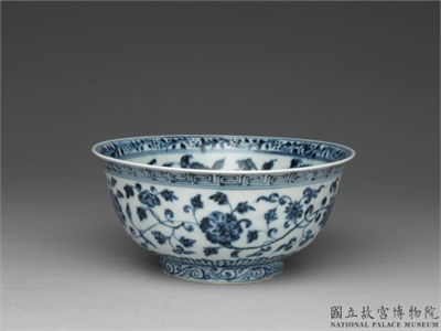 明 官窑 青花四季花卉碗