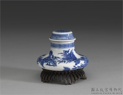 清 青花莲纹小盖罐