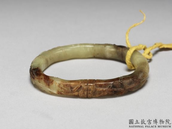 清 青玉灵芝纹竹节式镯