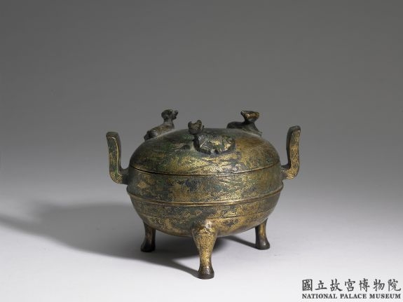 战国 鎏金雷纹鼎
