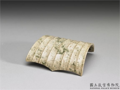红山文化晚期 玉臂饰
