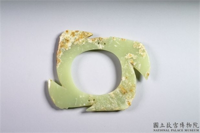 山东龙山文化晚期 牙璧