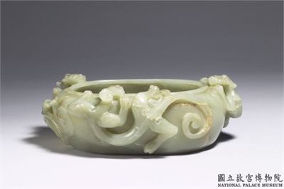 清 玉椭圆三螭洗