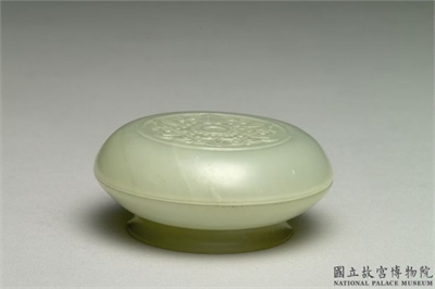 清 白玉雕花小盒