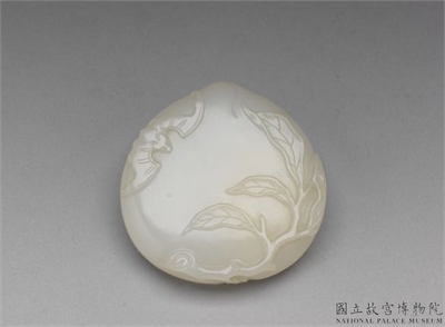 清 乾隆 玉福寿桃实形烟盒
