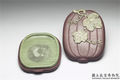 清 雍正 松花石瓜式砚