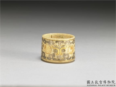 清 乾隆 象牙雕嵌金银班指