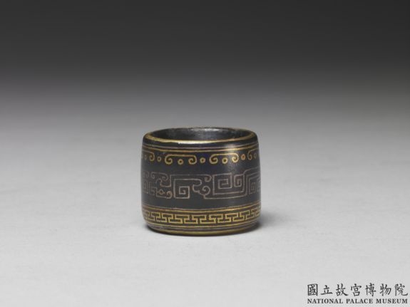 清 乾隆 瓷搬指