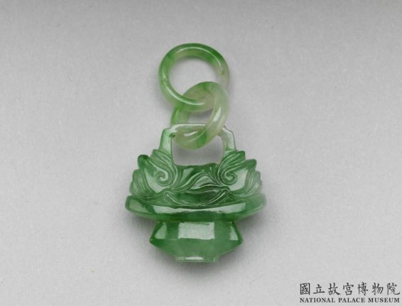 绿玉三多果盘坠角