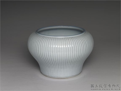 清 汝釉 瓷百摺鱼缸