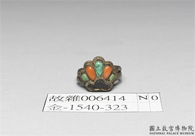 清 乾隆 银嵌珊瑚松石戒指