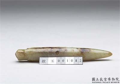石家河文化晚期 玉鹰纹笄