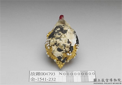 包金镶米珠回钮