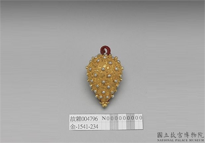 清 包金嵌珠宝锥式钮子