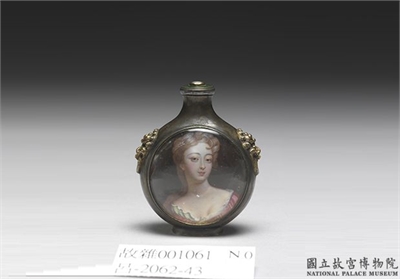 清 十八世纪 银胎画珐琅西方仕女鼻烟壶